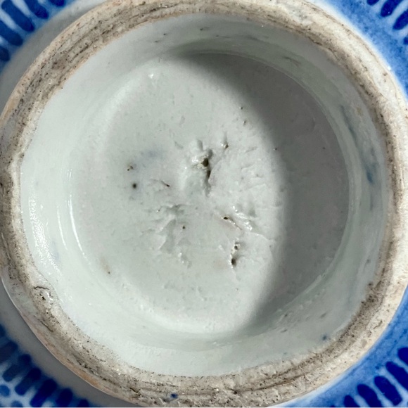 ANTIQUE QING DYNASTY RICE BOWL / Cobalt Blue Floral Decor / Handmade Pottery - Picture 6 of 10